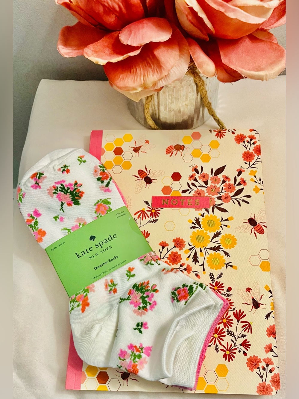 kate spade NWT White Floral Quarter Socks & James Burke Journal. Orange Bundle.